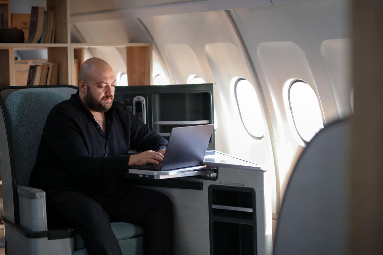 Business Travel Made Easy - How Smart Professionals Travel Efficiently in 2026